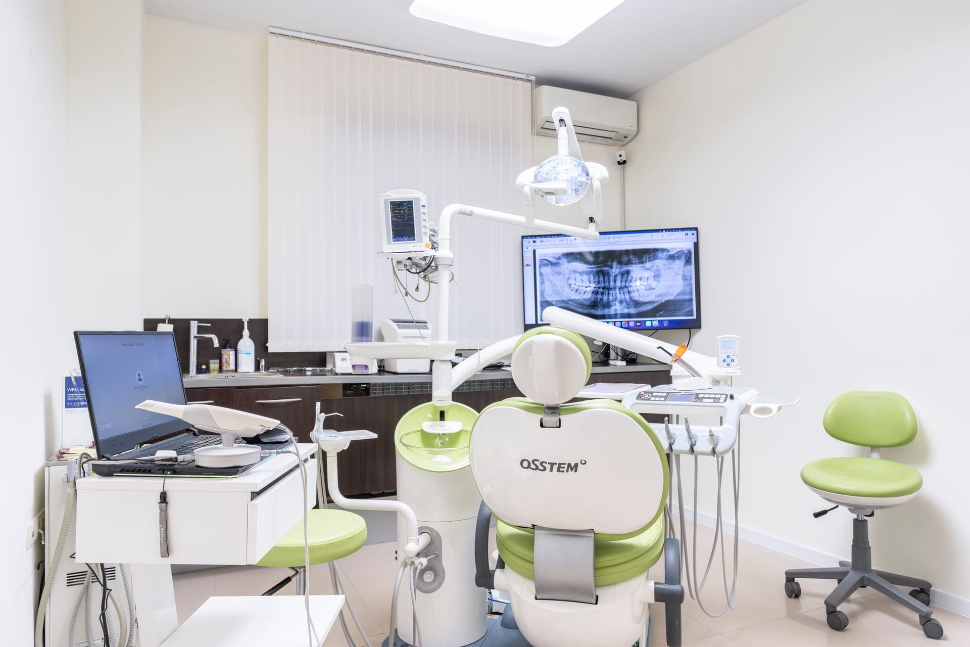 European Implant Institute Waiting Room